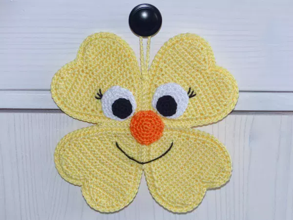 Häkelanleitungen für Topflappen Häkelanleitung Topflappen – Lustige Kleeblätter Amigurumi 3